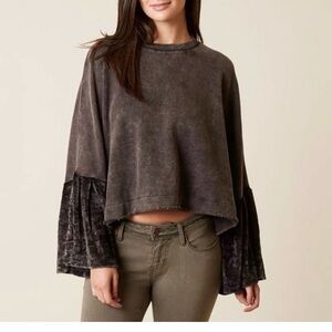 Free People gorgeous sleeves pullover